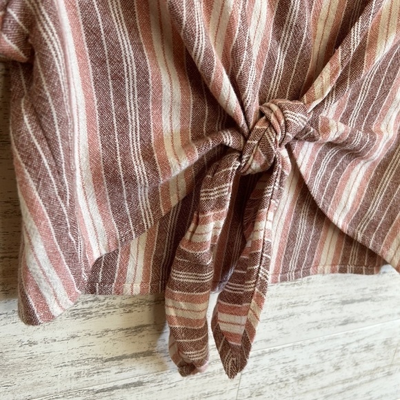 Rewind Short Sleeve Knotted Top | SIZE S - Picture 4 of 6